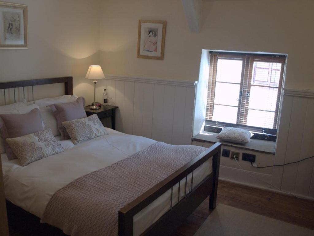 Kings Arms Hotel Abergavenny Zimmer foto