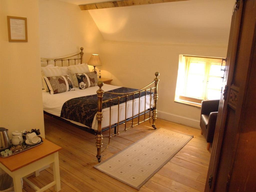 Kings Arms Hotel Abergavenny Zimmer foto
