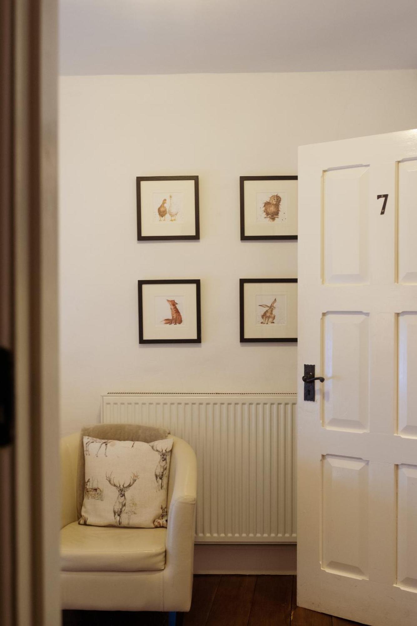 Kings Arms Hotel Abergavenny Zimmer foto